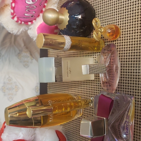 PerfumesPerfumes - Picture 3 of 4